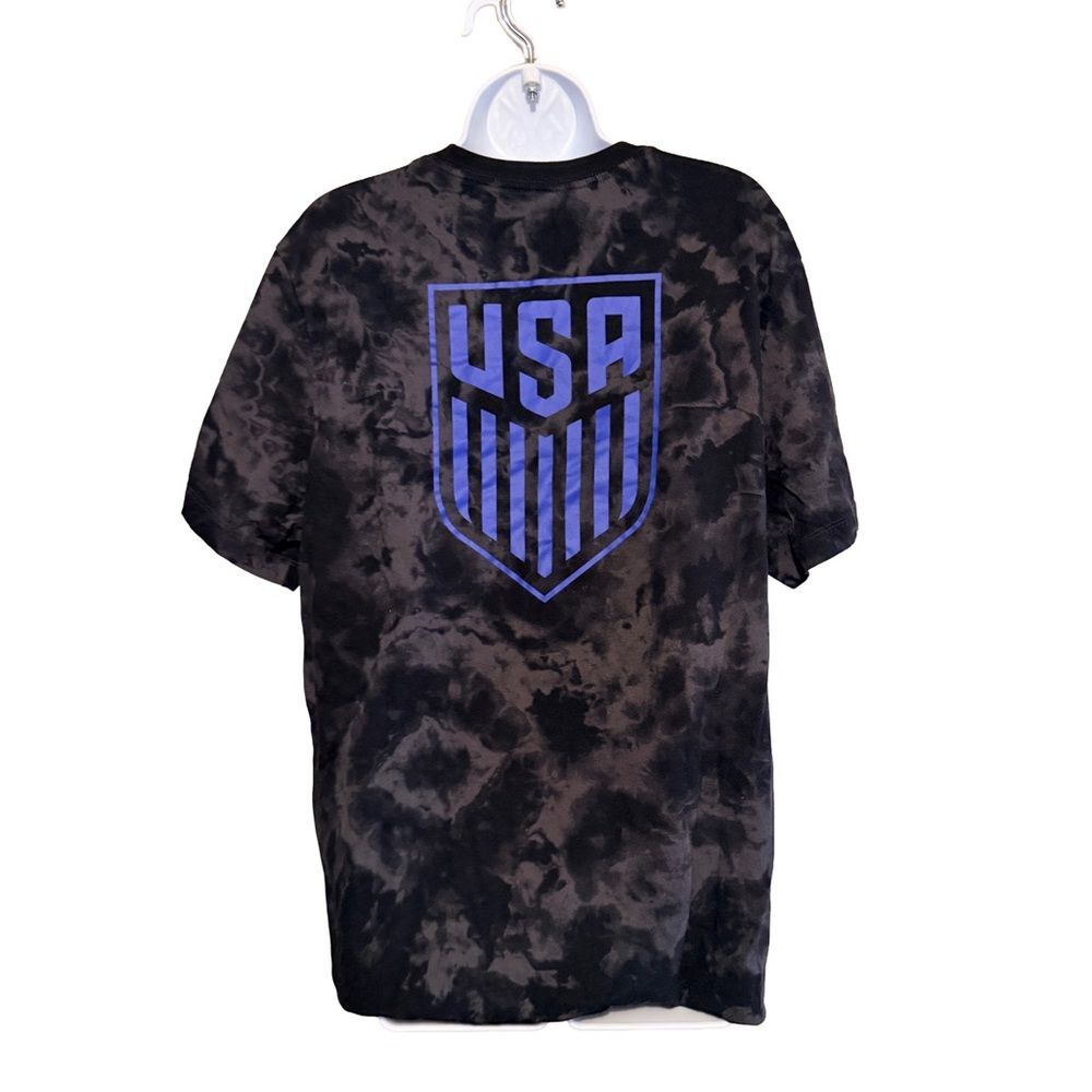Nike Men's Black and Blue T-shirt